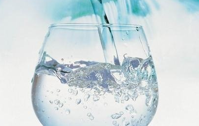 夏日，喝溫水的重要性